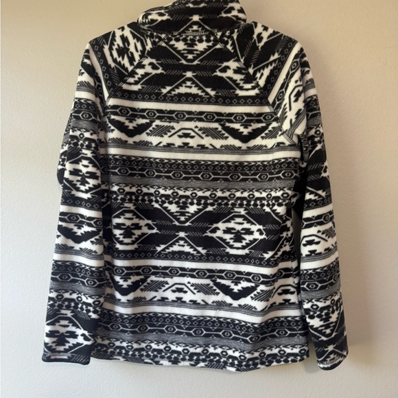 Eddie Bauer Women's Black and White ultra soft Aztec Patterned 1/4 pullover - Picture 2 of 6